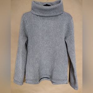 Funnel neck sweater